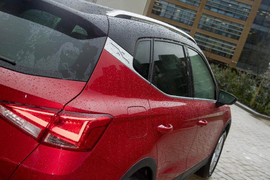 Детали экстерьера Seat Arona FR 2017 года  (UK) (фото 8 из 40)